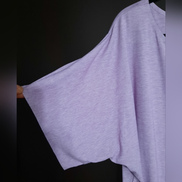 Uniqlo Athletic T-shirt - Picture 3 of 5